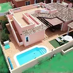 Villa Bella Lucia 1. Piscina Climatizada, Wifi, Bbq. Corralejo