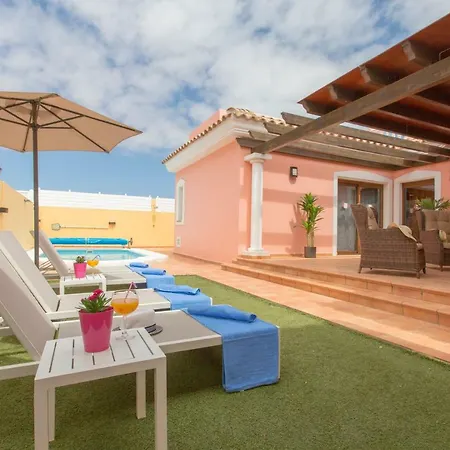 Bella Lucia 1. Piscina Climatizada, Wifi, Bbq. Villa