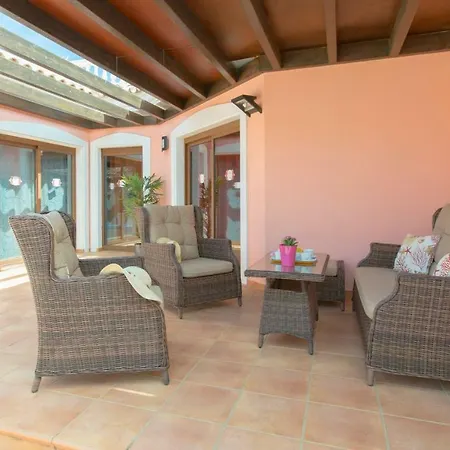 Villa Bella Lucia 1. Piscina Climatizada, Wifi, Bbq. Corralejo