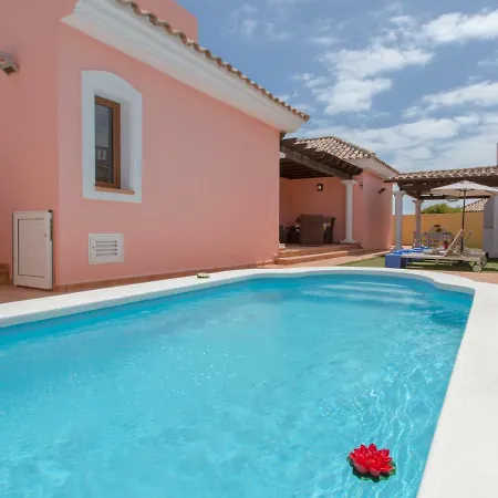 Bella Lucia 1. Piscina Climatizada, Wifi, Bbq.