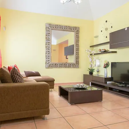 Bella Lucia 1. Piscina Climatizada, Wifi, Bbq. * Corralejo