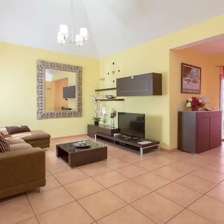 Bella Lucia 1. Piscina Climatizada, Wifi, Bbq. Villa *