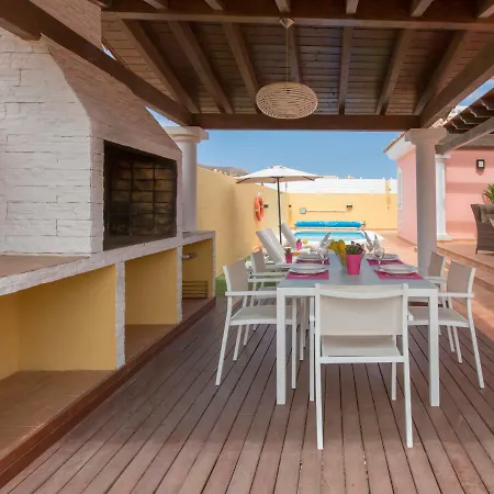 Bella Lucia 1. Piscina Climatizada, Wifi, Bbq.